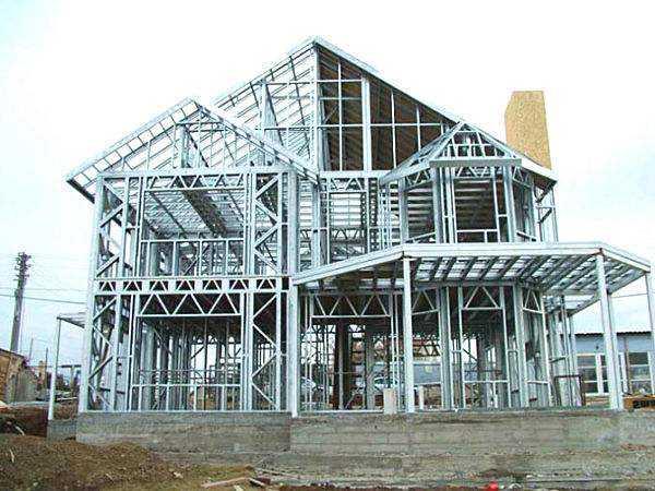 万宁钢结构建筑的腐蚀问题应该如何预防